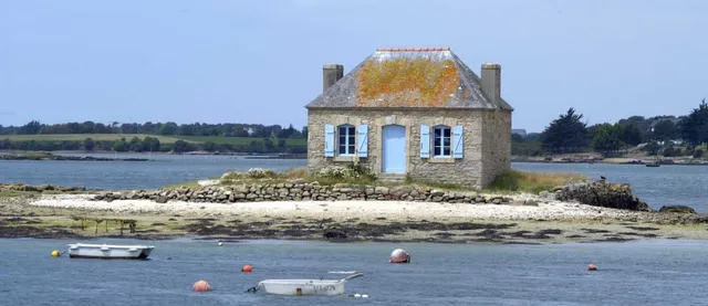 Maison de l'Ilot Nichtarguer sur la rivière d'Etel